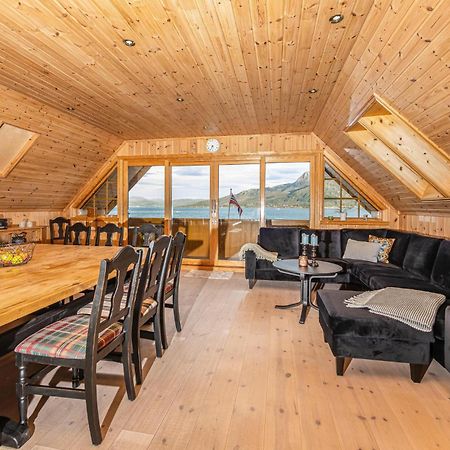 Awesome Home In Kvamsoy With Jacuzzi Sandvik  Екстер'єр фото